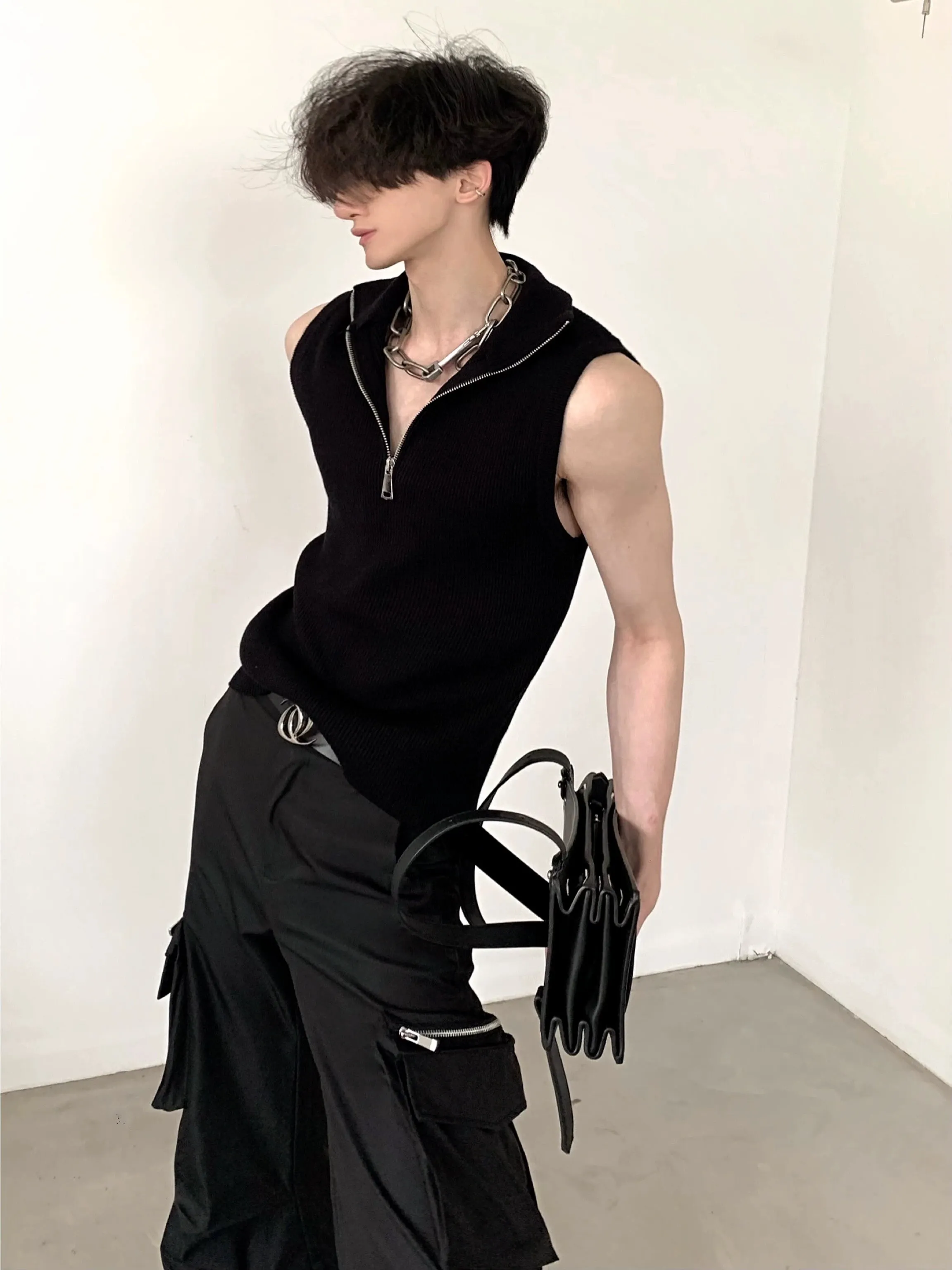 High Neck Slim Fit Knit Vest WN5997